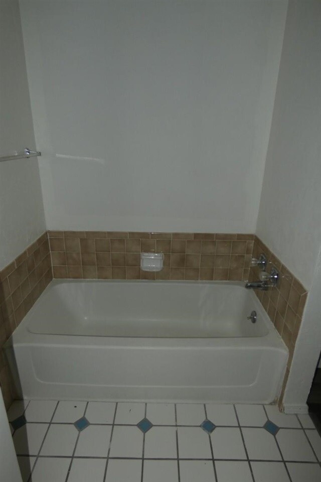 Building Photo - 2905 NE Tortoise Dr