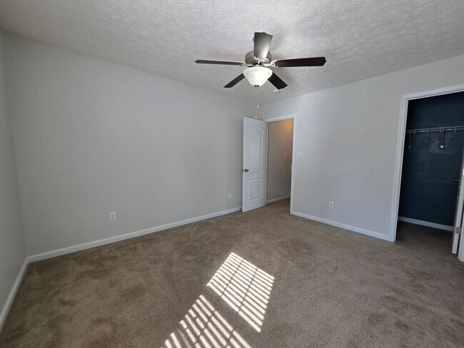 Building Photo - Charming Townhome Living in The Burroughs at Carolina Plantations!