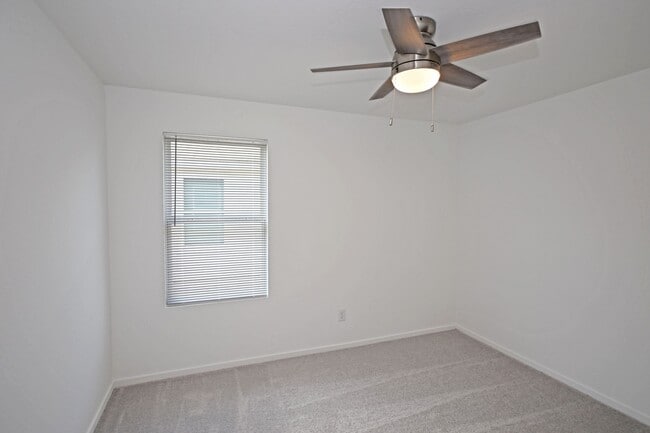 Building Photo - 462 River Run Wy