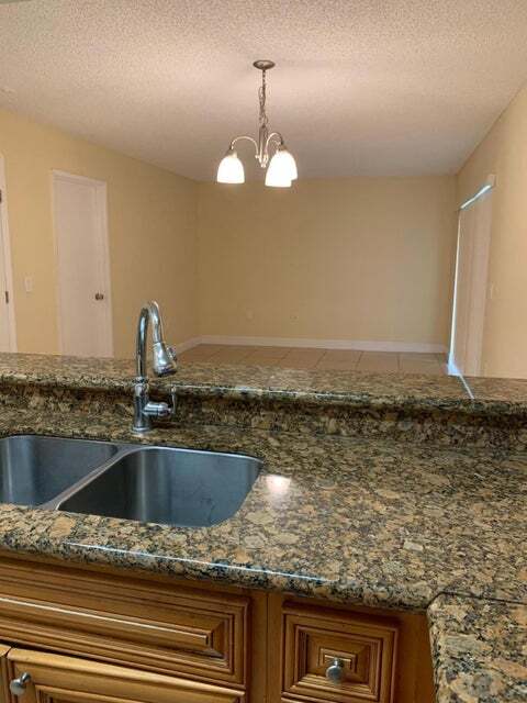 Building Photo - 1566 Lake Crystal Dr