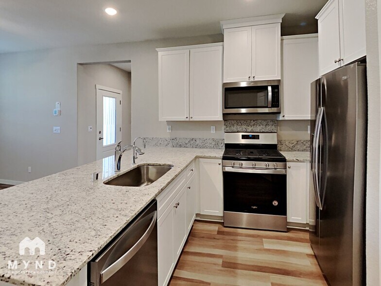 Building Photo - 4086 Southampton St