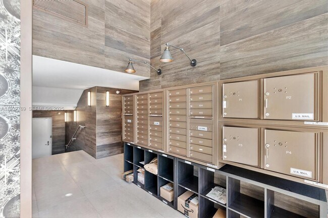 Building Photo - 1025 92nd St