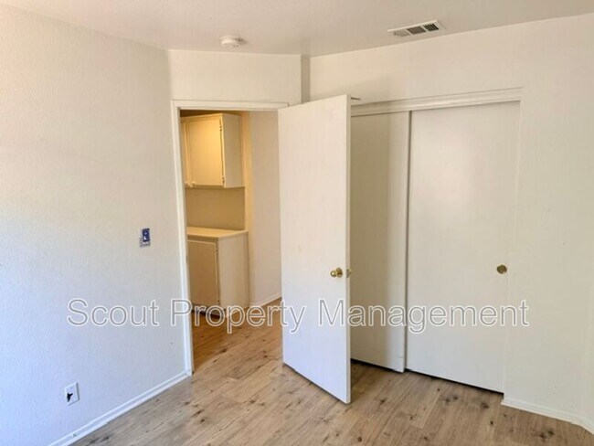 Building Photo - 45369 Tejon Ct