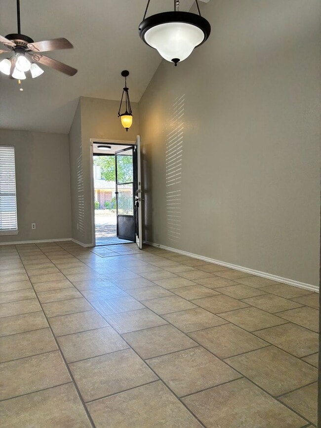 Building Photo - Duplex Coming soon-Grapevine Colleyville ISD