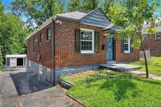 Building Photo - 5212 Fletcher St