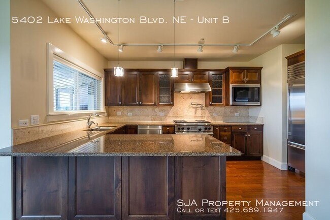 Building Photo - Downtown Kirkland Condo!