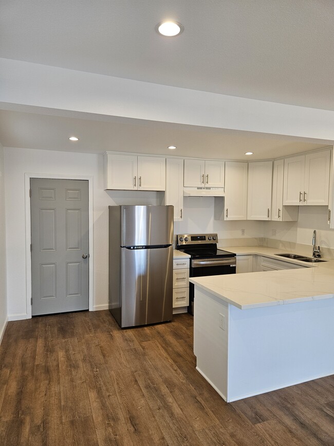 Stainless Steel Appliances - 12037 Rockcrest Rd