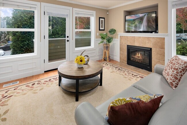 Building Photo - 2717B E Yesler Wy