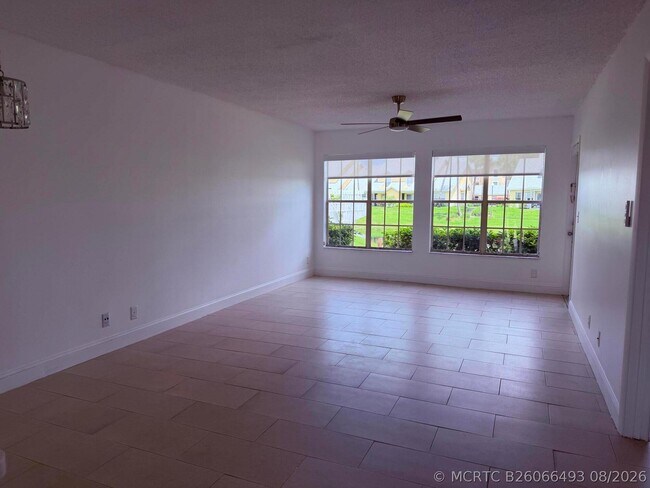 Building Photo - 6347 La Costa Dr