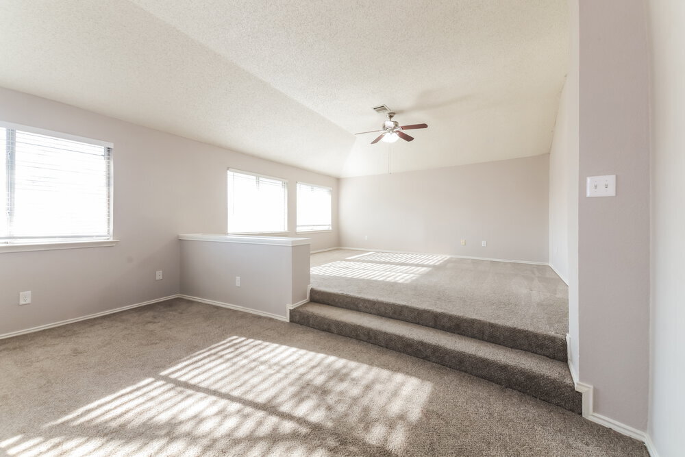 Building Photo - 5909 Iris Dr