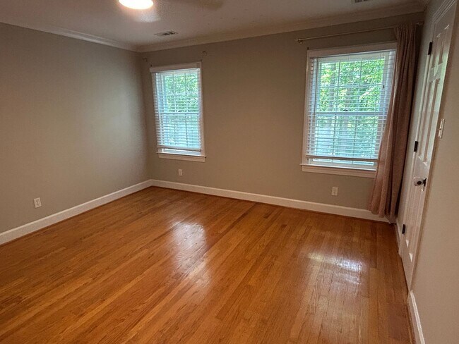 Building Photo - 5 Bed | 3.5 Bath House in Raleigh