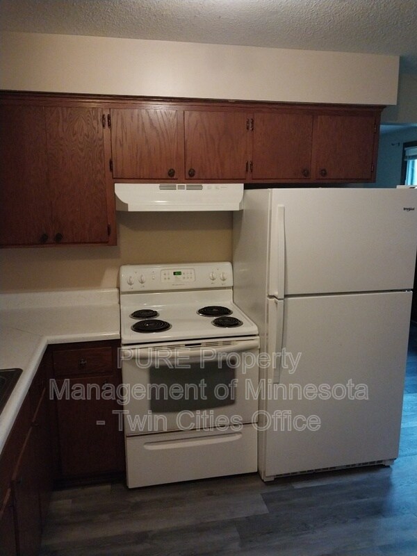 Building Photo - 144 13th Ave S