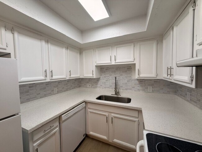 Building Photo - 3002 N 70th St