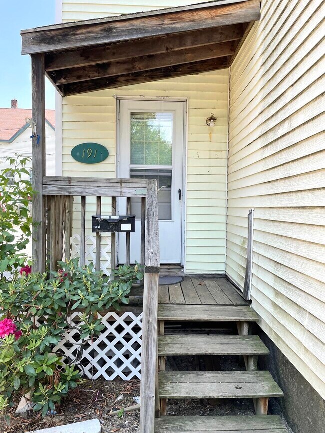 191 Walnut St 191 Walnut St Manchester NH 03104 Apartment Finder