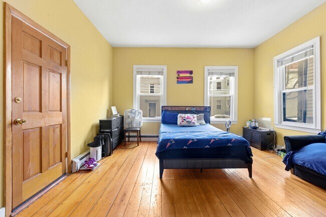 Building Photo - 13 Fulkerson St