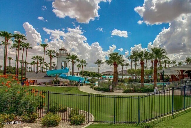 Building Photo - Rare opportunity to lease a house of this ...