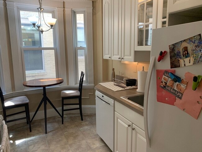 Building Photo - 8 Garrison St