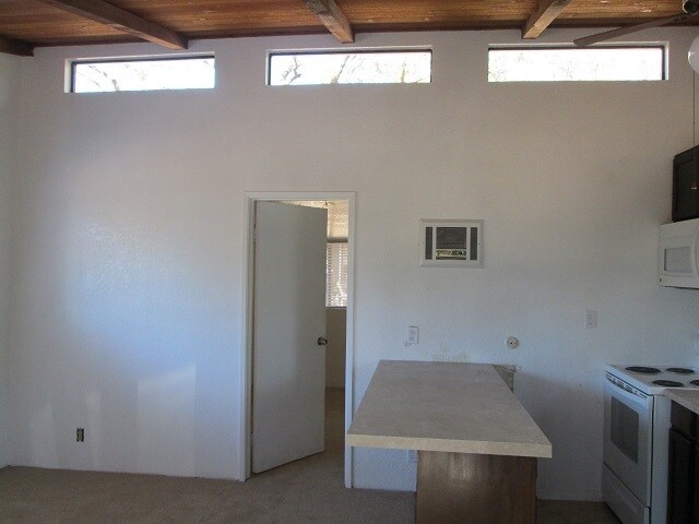 Building Photo - Alpine Creek