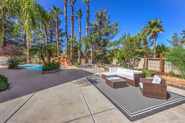 Building Photo - 249 Timber Hollow St