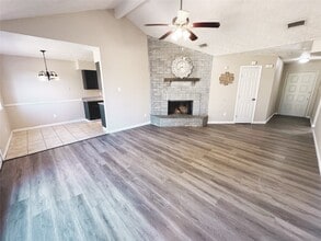 Building Photo - 15822 Baybriar Dr