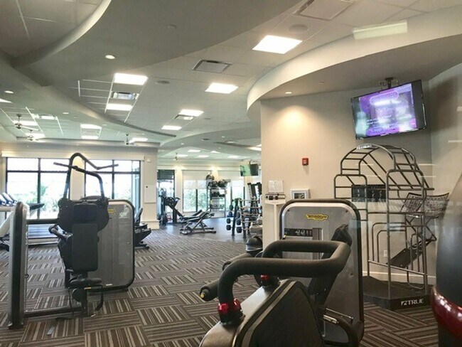 Building Photo - 2/2/ CONDO AVAILABLE NOV, DEC,@ THE  LAKEW...