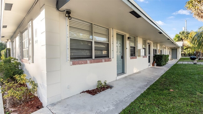 Building Photo - 709 SE 15th St