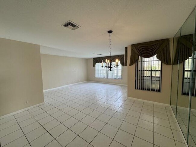 Building Photo - 3228 Jog Park Dr