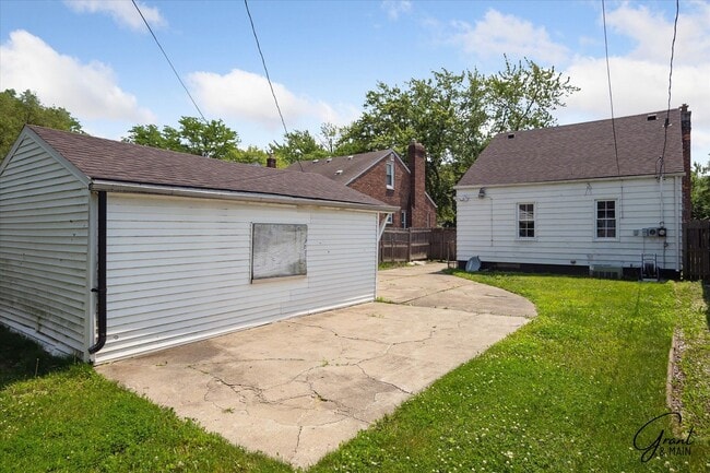Building Photo - $1450 3 bedroom bungalow