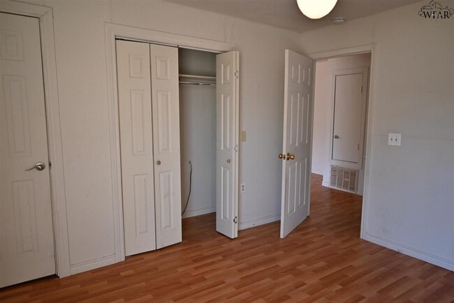 Building Photo - 203 Prairie St