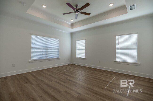 Building Photo - 501 Huller Ave