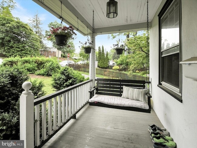 Building Photo - 3 Bells Mill Rd