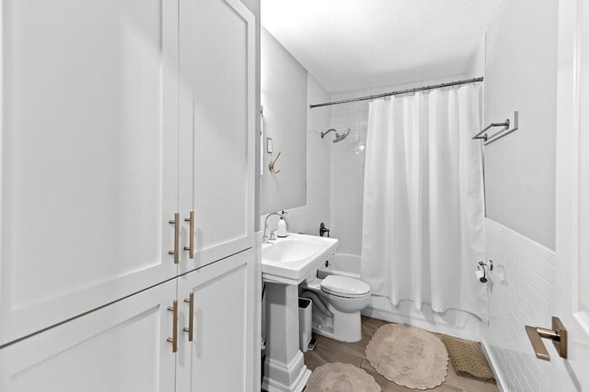 Building Photo - 3307 Garden Villa Ln