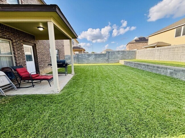 Building Photo - 11221 Sierra Gorda Dr