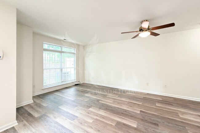 Building Photo - 3021 Barrymore St