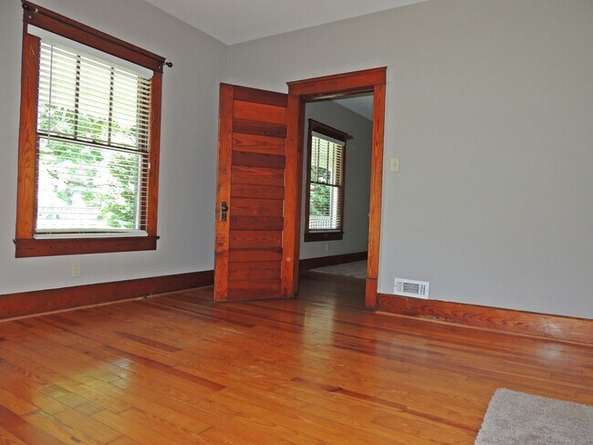 Building Photo - 1712 Old Niles Ferry Rd