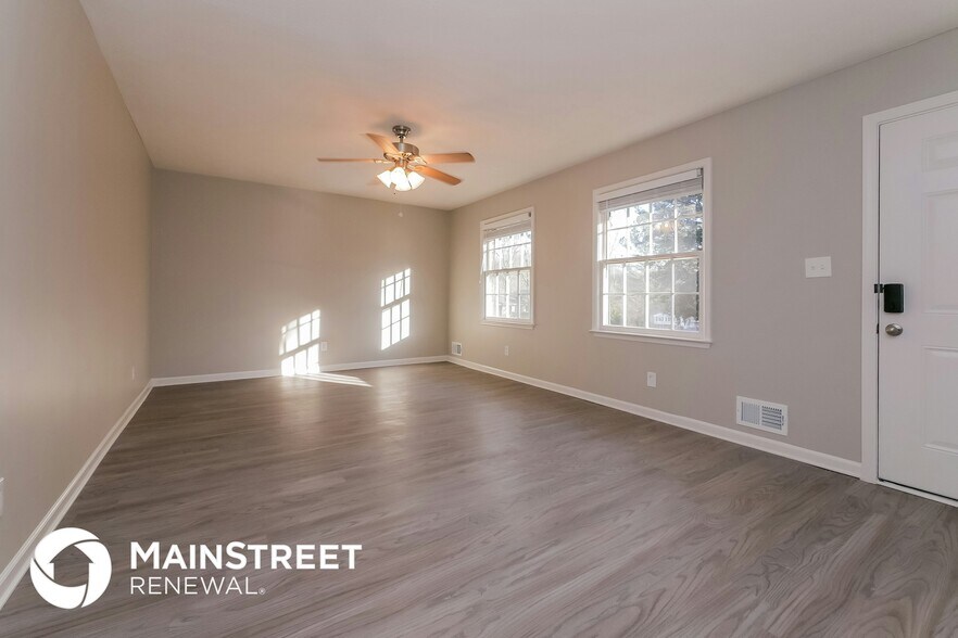 Building Photo - 2826 Bretton Dr