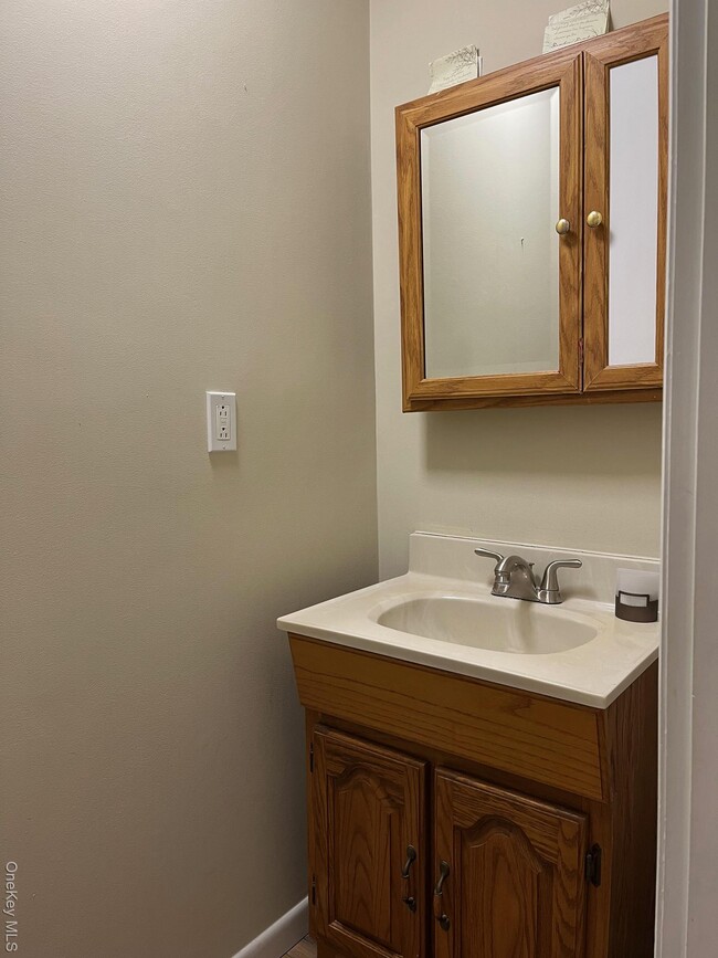 Building Photo - 46 Homestead Village Dr