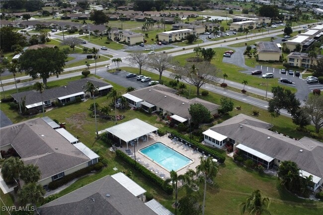 Building Photo - 83 Glades Blvd