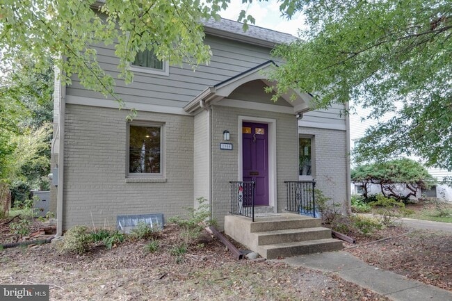 Primary Photo - 2508 Davis Ave