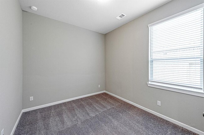 Building Photo - 4215 Haven Crest Ln