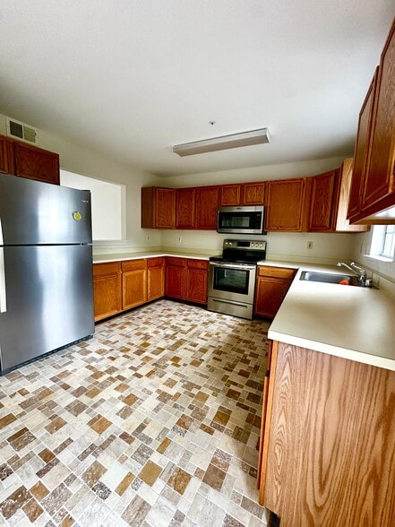 Building Photo - 2558 Ambling Cir