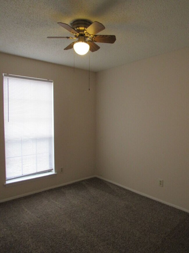 Building Photo - Nice home in Pace!