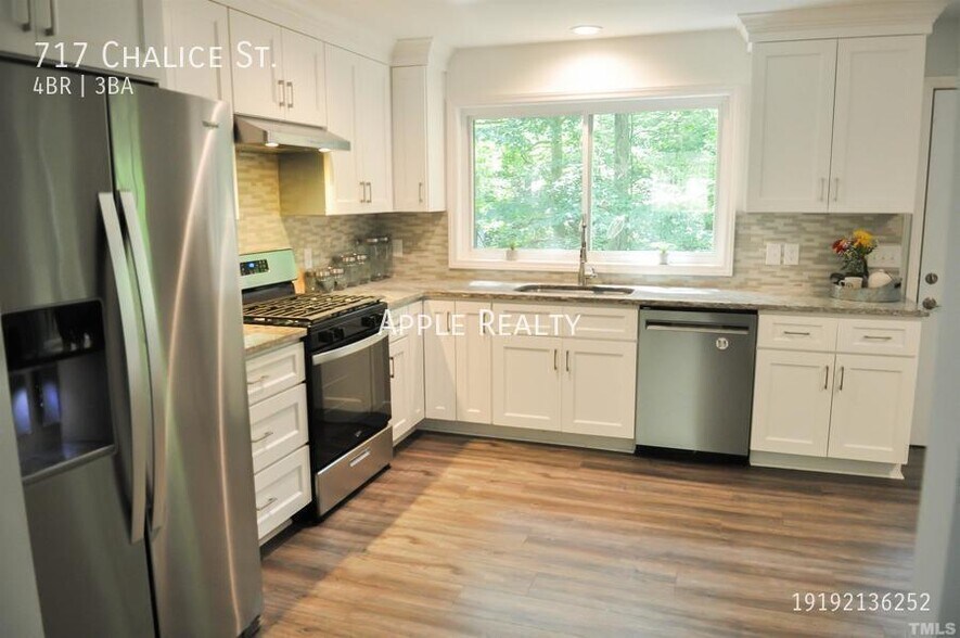 Building Photo - 717 Chalice St