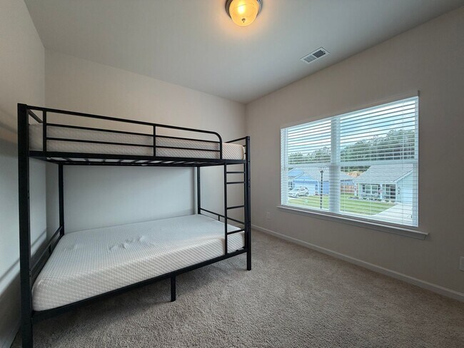 Building Photo - 26 Busby Dr SE