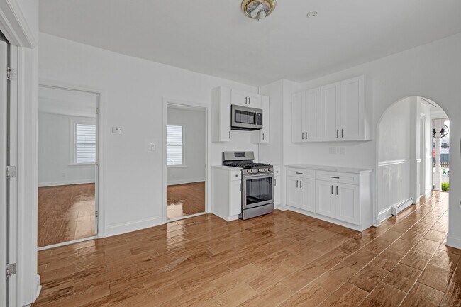 Building Photo - 72 Fairmount Ave
