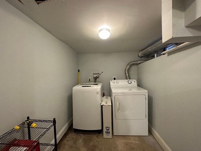 Building Photo - Charming 3 Bedroom/2.5 Bathroom Townhome in Fells Point, Baltimore, MD!