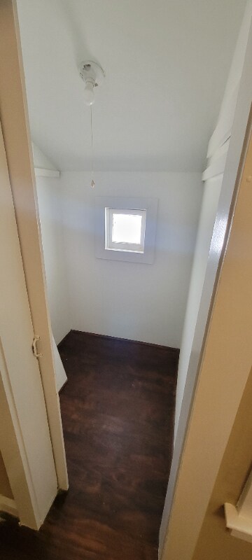 Building Photo - 706 W 75th Terrace