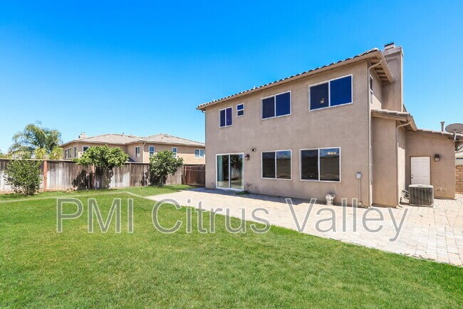 Building Photo - 28560 Sunridge Ct
