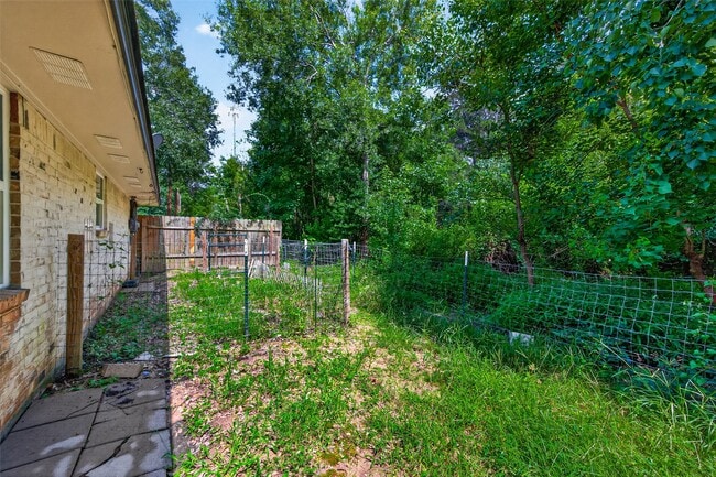 Building Photo - 18747 Woodridge Dr