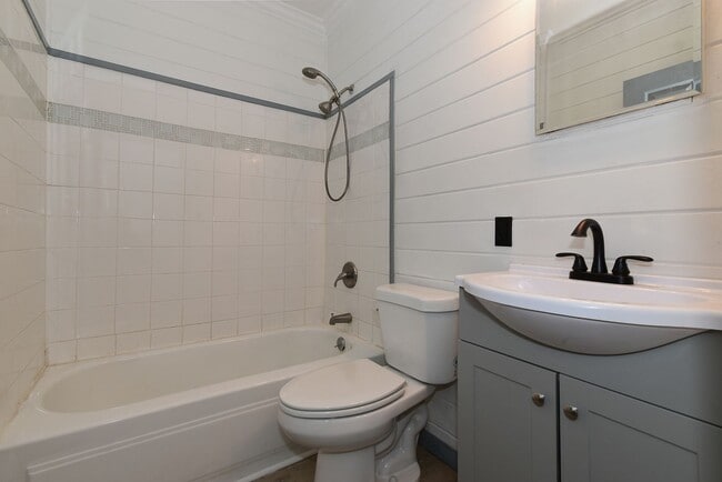 Building Photo - 1507 Bois D'Arc St